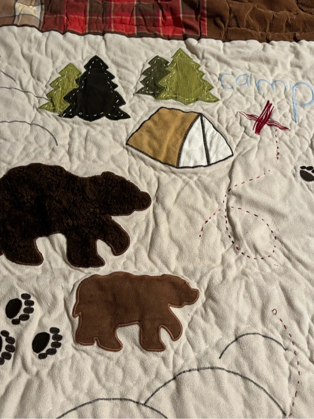 Vintage Woolrich Cream Patchwork Quilt with Brown Bears and Green Tree